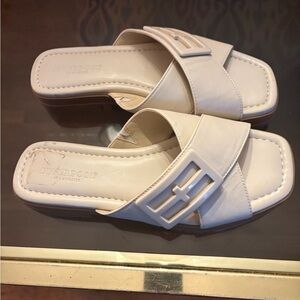 Liverpool Women's Elegant Cream Sandals